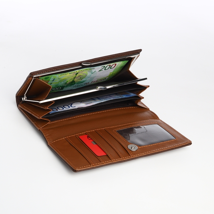 Кошелёк женский на магните, цвет коричневый Кошелёк женский на магните, цвет коричневый