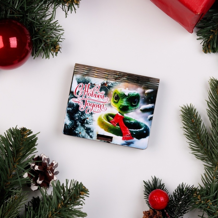 Новый год. Деревянный конверт для денег с символом года № 5  Новый год. Деревянный конверт для денег с символом года № 5 "Змея в шар символ годафе", 9,8х8,5х2 см