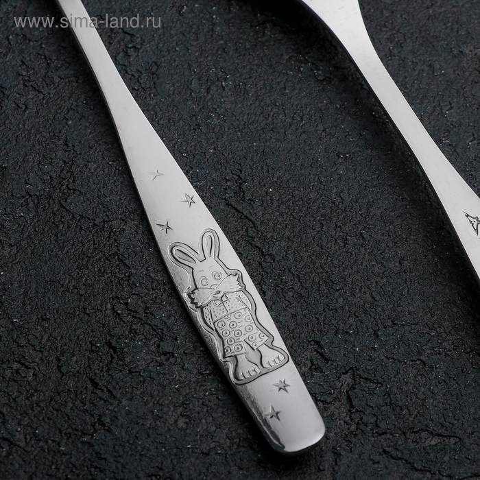 Вилка детская столовая «Антошка», длина 17,5 см, толщина 2 мм, цвет серебряный Вилка детская столовая «Антошка», длина 17,5 см, толщина 2 мм, цвет серебряный