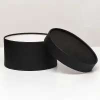 Подарочная коробка круглая, завальцованная без окна, 18&times;10 см