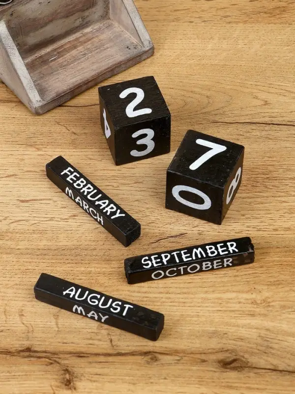 Календарь настольный Календарь настольный "Мопед" дерево 11х5х14 см, розовый