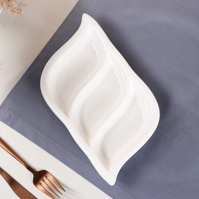 Соусник керамический «Тройная», белый, 1 сорт, Иран Соусник керамический «Тройная», белый, 1 сорт, Иран