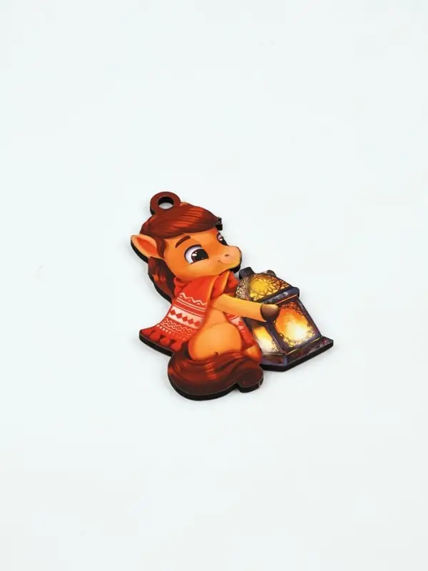 Елочное украшение «Лошадка и фонарик», 5.1×8.2 см Елочное украшение «Лошадка и фонарик», 5.1×8.2 см