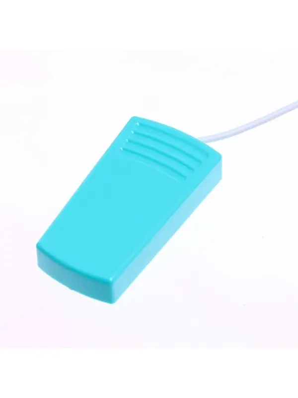 Швейная машинка &laquo;Рукодельница&raquo;, 3 катушки