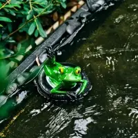 Садовая фигура 14 х 13 х 9,5 см "Лягушка на шине" Водоплавающая Садовая фигура 14 х 13 х 9,5 см "Лягушка на шине" Водоплавающая