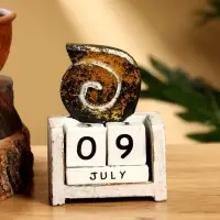 Календарь настольный «Ракушка», 7.5×4×10 см, дерево, чёрный Календарь настольный «Ракушка», 7.5×4×10 см, дерево, чёрный