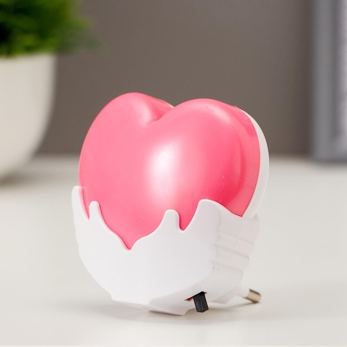 Ночник "Сердце" LED от сети МИКС 4х7х7 см RISALUX