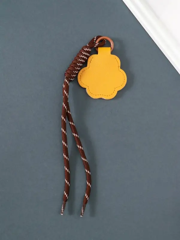 Брелок на карабине кожзам, текстиль "Лапка" с узлом 22х6,2х1,5 см