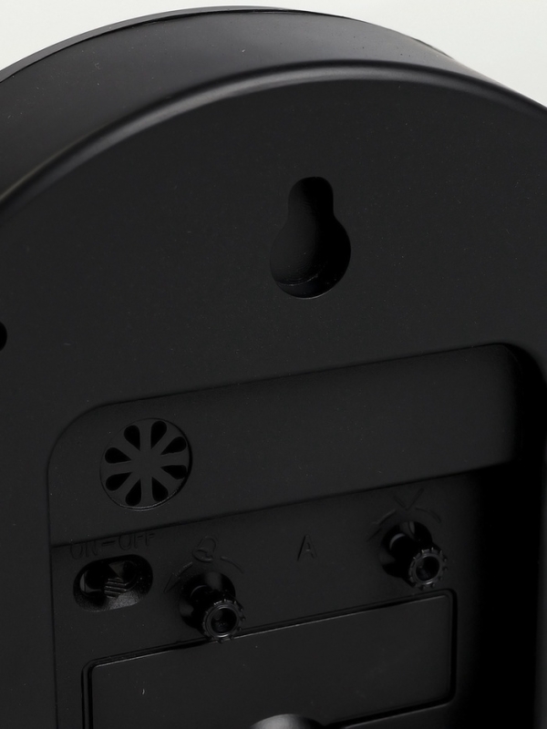 Часы будильник настольные, на батарейках, 13.5 х 4.5 х 14 см, циферблат 13.5 х 11.6 см Часы будильник настольные, на батарейках, 13.5 х 4.5 х 14 см, циферблат 13.5 х 11.6 см