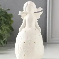 Сувенир керамика свет "Девочка в платье с растениями" белый 3хLR44 6,6х6,2х13,5 см