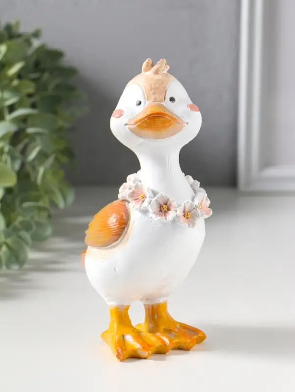 Сувенир полистоун "Утёнок с цветочным венком на шее" 9,5х6,5х17 см
