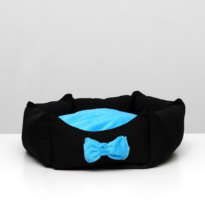 Лежанка  Лежанка "Принцесса", габардин, плюш, 50 х 50 х 15 см, чёрная/голубая