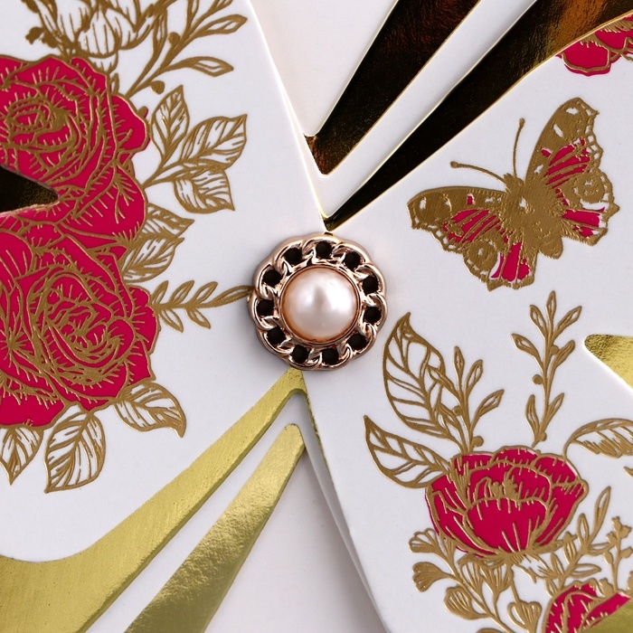 Переноска для цветов тиснение белая, влагостойкая, 21,5х19см 350гр Переноска для цветов тиснение белая, влагостойкая, 21,5х19см 350гр