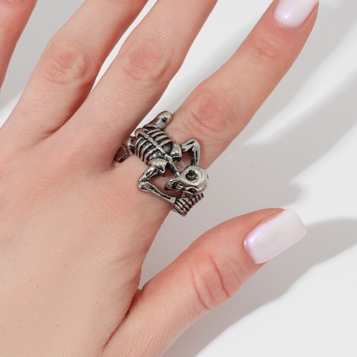 Кольцо «Перстень» скелет, цвет чернёное серебро, безразмерное