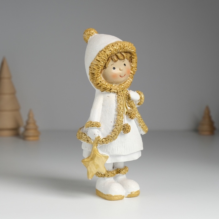 Сувенир полистоун  Сувенир полистоун "Малышка в белой шубке с золотым мехом" МИКС 7х5,5х16 см