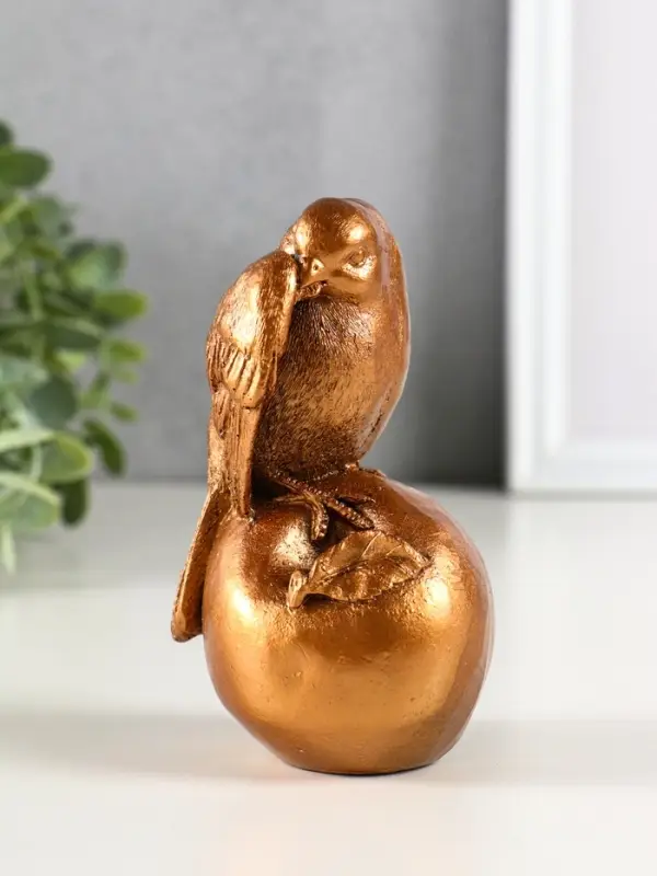 Фигура гипс "Птица на яблоке" высота 13 см, бронза