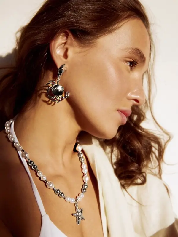 Серьги висячие &laquo;Краб&raquo;, цвет серебро