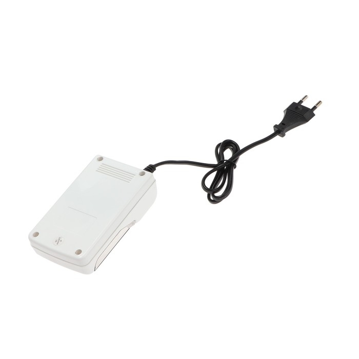 Зарядное устройство для четырех аккумуляторов АА или ААА CHR-56, 1 м,ток заряда 180 мА,белое Зарядное устройство для четырех аккумуляторов АА или ААА CHR-56, 1 м,ток заряда 180 мА,белое