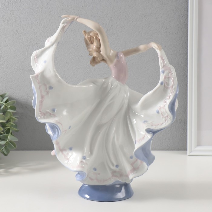 Сувенир керамика "Полёт танца" 9х25х33,5 см