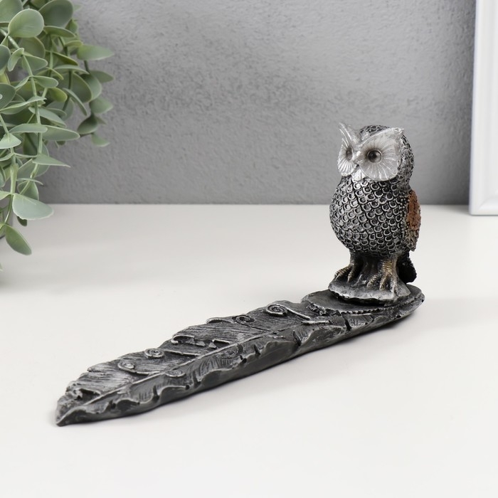 Сувенир полистоун с подставкой под благовония Сувенир полистоун с подставкой под благовония "Филин на пёрышке" 5х24х10 см