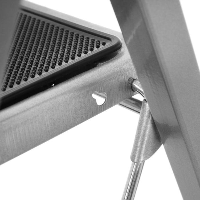 Стремянка PERILLA  Стремянка PERILLA "КЛАСС ПЛЮС" 123305, 5 ступеней, до 120 кг, 1150 мм