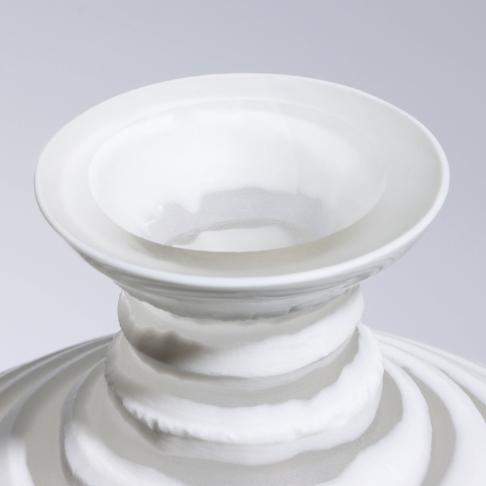 Ваза для цветов «Аркадия» из стекла, белая 23 х 21 х 21 см Ваза для цветов «Аркадия» из стекла, белая 23 х 21 х 21 см