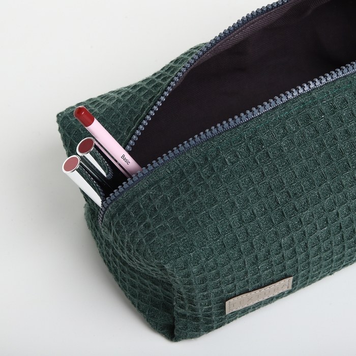 Косметичка на молнии TEXTURA, цвет зелёный Косметичка на молнии TEXTURA, цвет зелёный