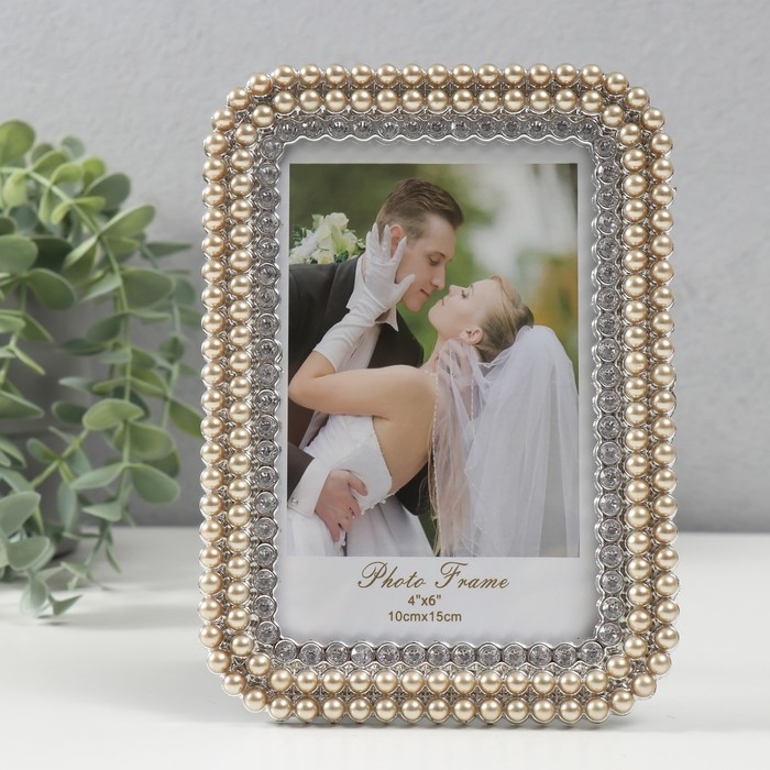 Фоторамка пластик 10х15 см  Фоторамка пластик 10х15 см "Золотой жемчуг и стразы" закруглённые углы 12,5х17,5 см