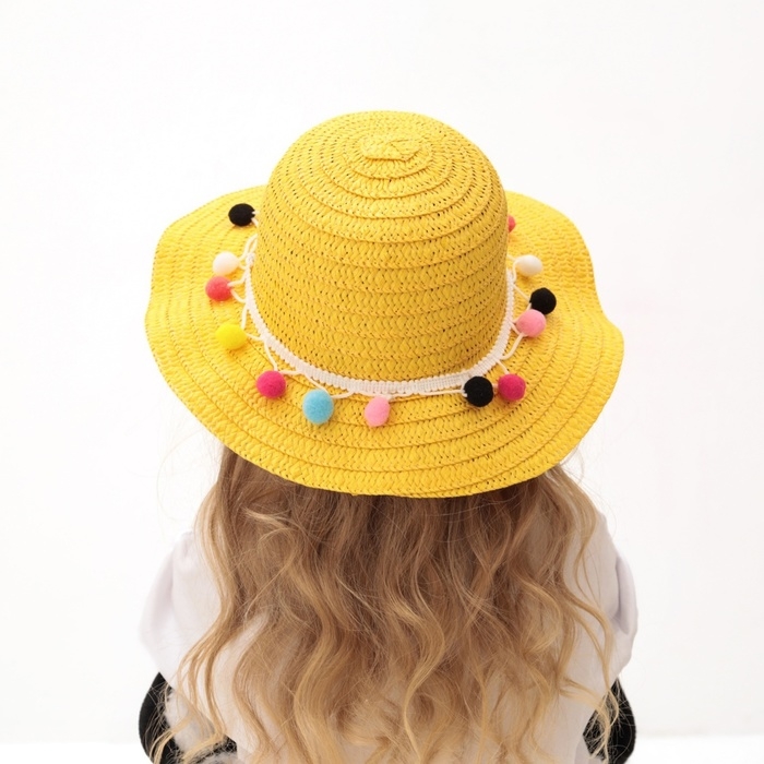 Шляпа с бомбошками для девочки MINAKU, цвет жёлтый, размер 50 Шляпа с бомбошками для девочки MINAKU, цвет жёлтый, размер 50