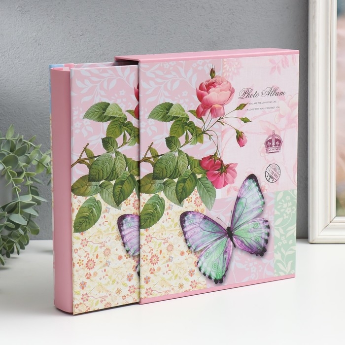 Фотоальбом на 200 фото 10х15 см Фотоальбом на 200 фото 10х15 см "Бабочка на розовом" в коробке 5х21х25,5 см