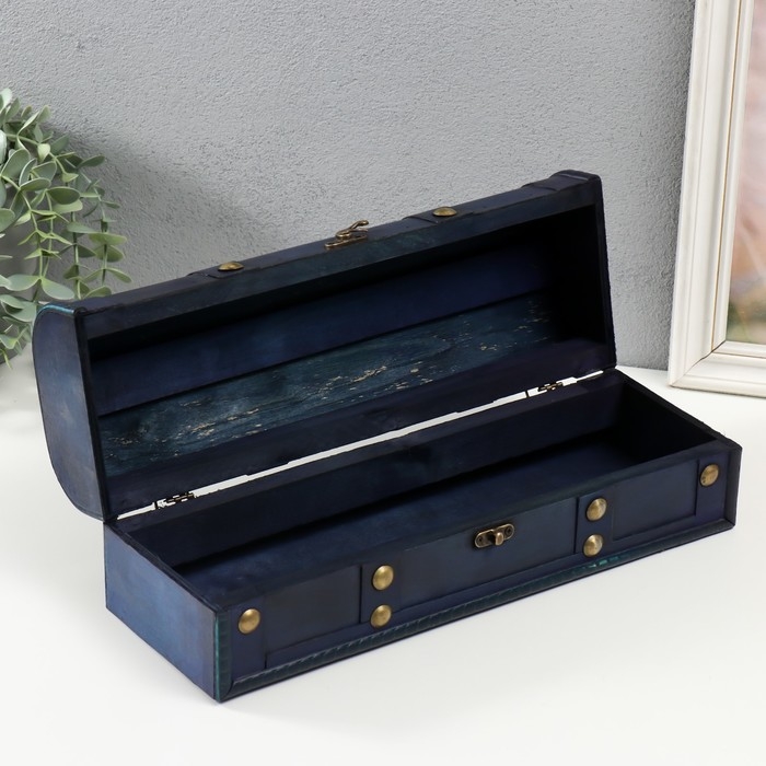 Шкатулка дерево под бутылку  Шкатулка дерево под бутылку "С заклёпками" ярко-синяя 11х34х12,8 см