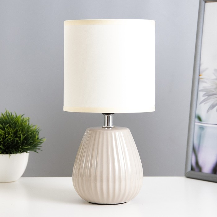 Настольная лампа Настольная лампа "Арнелла" Е14 40Вт бежевый 14х14х28 см RISALUX