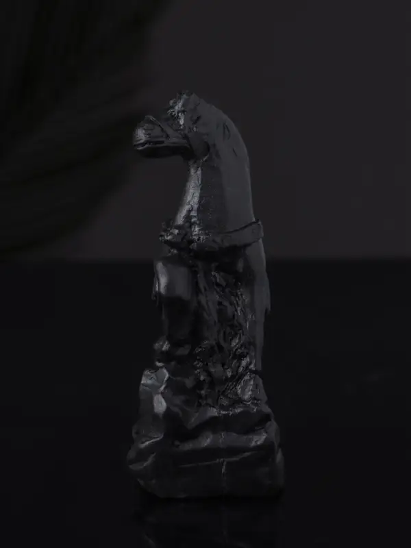 Фигура "Конь с мухой", 8х6х3 см, черный