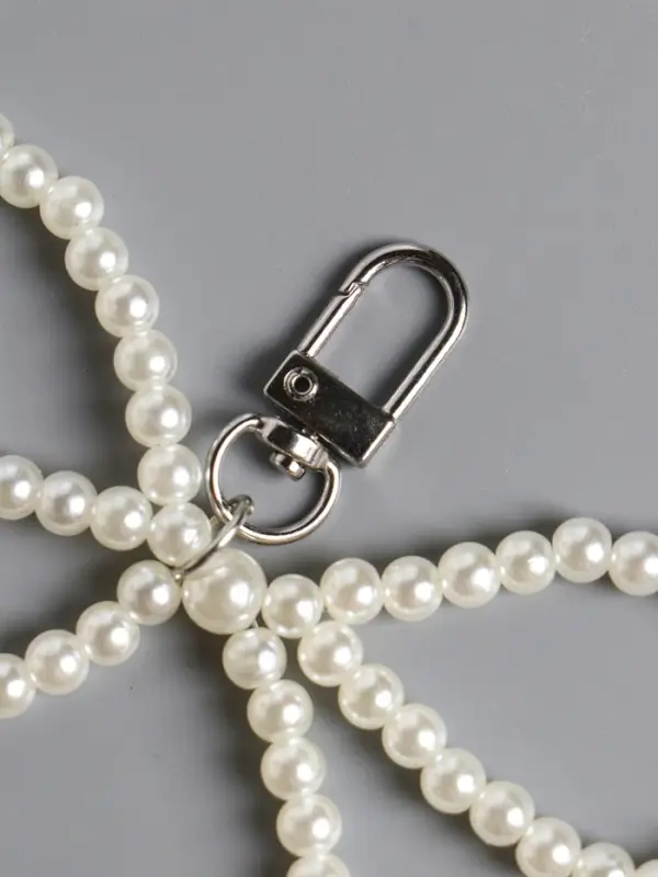 Брелок на карабине Брелок на карабине "Жемчужный бант" бусины d=0,8 см 9,5х11х1,6 см