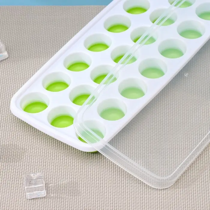 Форма для льда и шоколада с крышкой Доляна, 26&times;12&times;2.5 см, 21 ячейка (3&times;3&times;2 см), зелёная