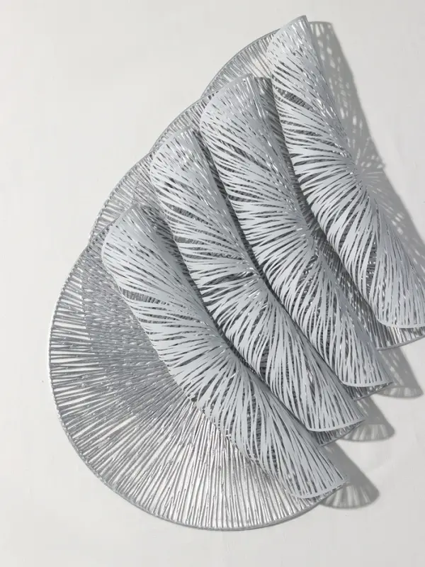 Салфетки сервировочные на стол Доляна &laquo;Сияние&raquo;, d=38 см, 4 шт., серебряные