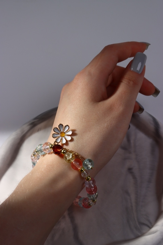 Браслет «Радость» ромашка, цветной в золоте, d=7 Браслет «Радость» ромашка, цветной в золоте, d=7