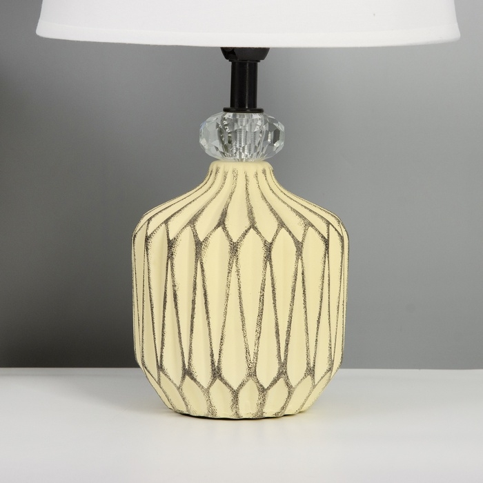 Лампа настольная Лампа настольная "Стремление" 1х40Вт Е14 желтый 20х20х33см