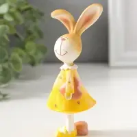 Сувенир полистоун "Зайка в жёлтом платьице, с розовым сердечком" 12,5 см