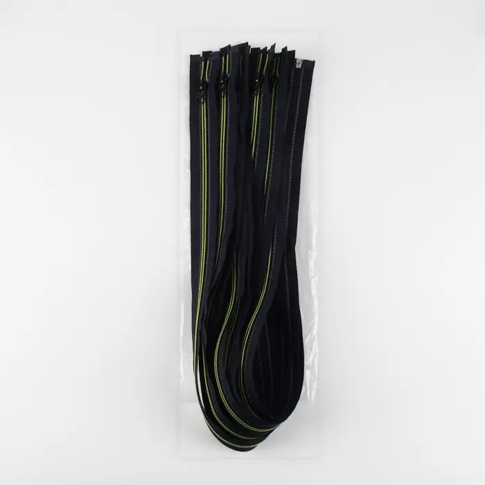 Молния «Спираль», №5, разъёмная, светоотражающая, замок автомат, 80 см, чёрная, зелёная Молния «Спираль», №5, разъёмная, светоотражающая, замок автомат, 80 см, чёрная, зелёная