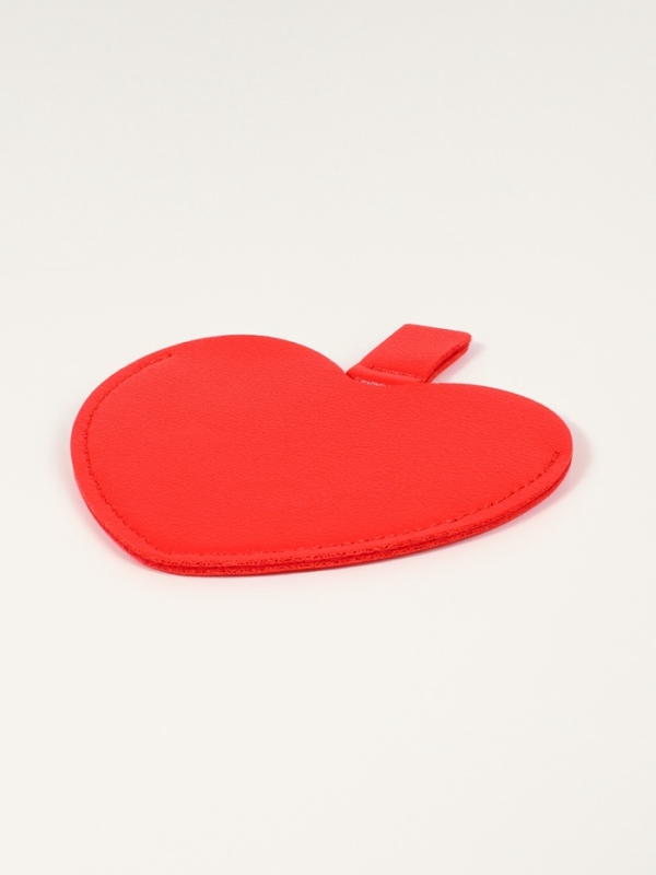 Зеркало сердце (1) б/увел 8,4*9,5см/7,5*9см кожзам/акрил крас пакет QF Зеркало сердце (1) б/увел 8,4*9,5см/7,5*9см кожзам/акрил крас пакет QF