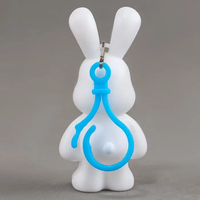 Алмазная мозаика на брелоке "Зайка"