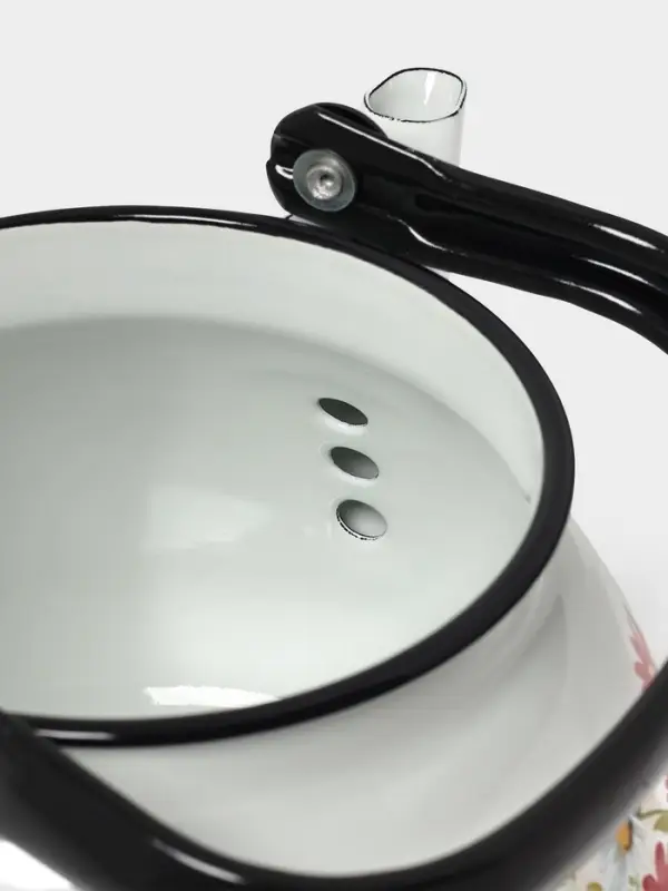 Чайник эмалированный &laquo;Астры&raquo;, 3 л, металлическая ручка, белый