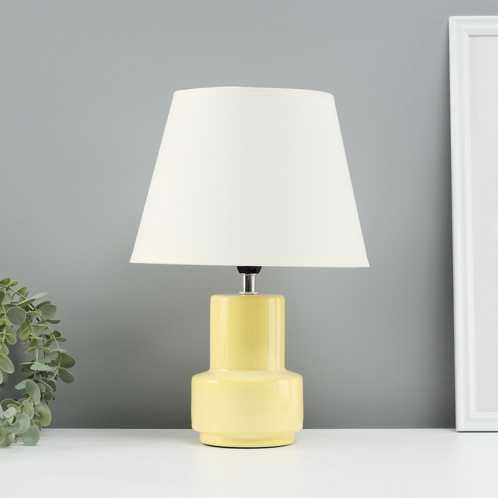 Лампа настольная Лампа настольная "Теория" 1х40Вт Е14 бежевый 22,2х22,2х33см