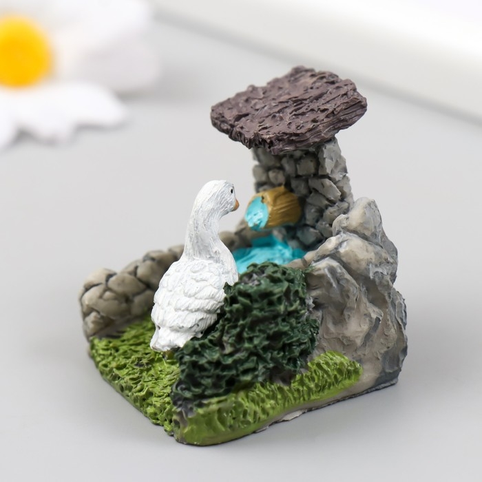 Фигурка для флорариума полистоун  Фигурка для флорариума полистоун "Уточка у фонтана" 4х4х4 см