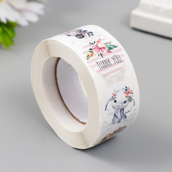 Наклейка бумага "Малыши зверята" d=2,5 см 500 шт в рулоне 3х6,5х6,5 см