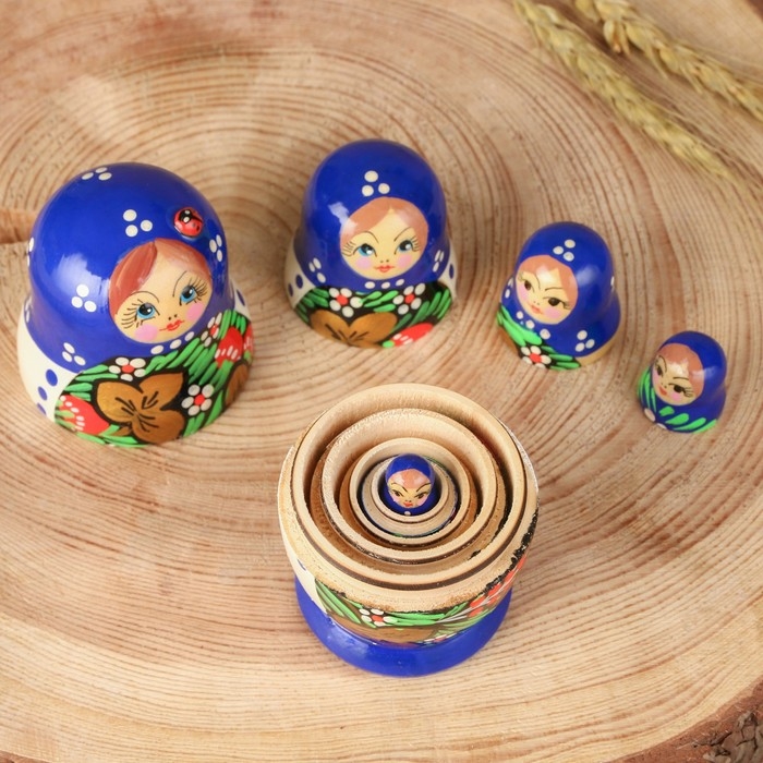 Матрёшка «Божья коровка», голубое платье, 5 кукольная, 9-10 см Матрёшка «Божья коровка», голубое платье, 5 кукольная, 9-10 см