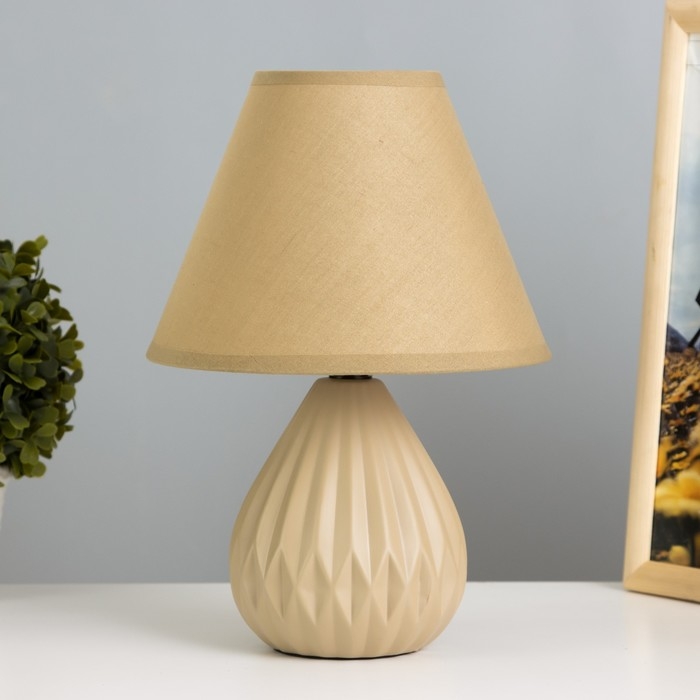 Настольная лампа Настольная лампа "Иделла" Е14 40Вт кофе 20х20х28 см RISALUX