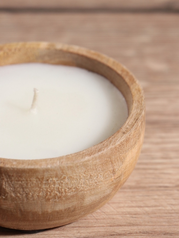 Свеча в деревянной чаше, парафин и соевый воск 9,5х9,5х4 см