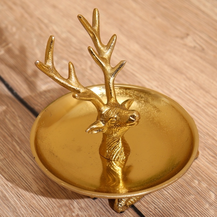 Блюдо для закусок Блюдо для закусок "Олень" алюминий 20х14х19 см